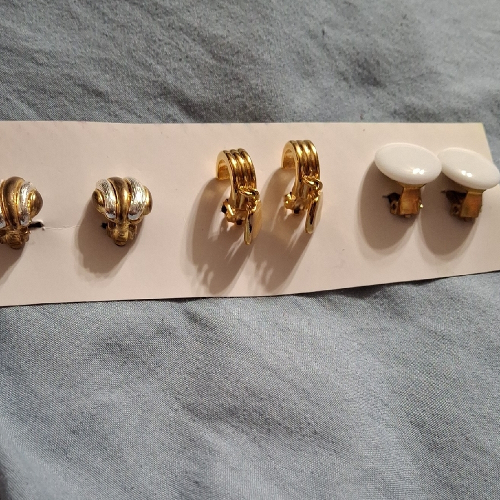 Vintage Clip On Elegant Gold and White Earrings Set Of 3 (Ear055)